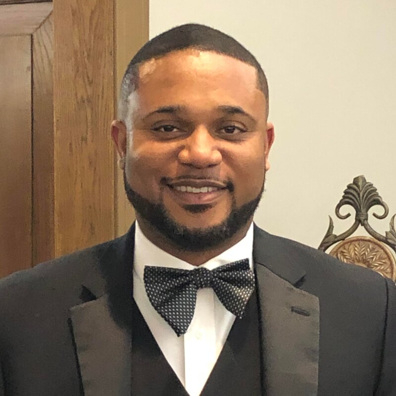 Dr. Eric Davis headshot